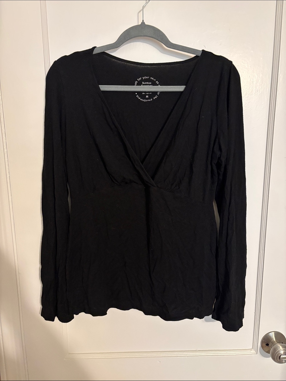 Women’s Black Long-Sleeve V-Neck Nursing Top